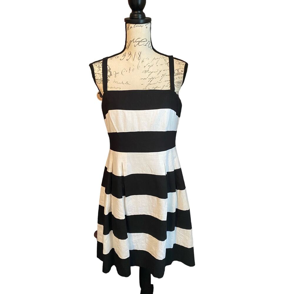 Loft black and white striped strapless knee length lined dress size 6